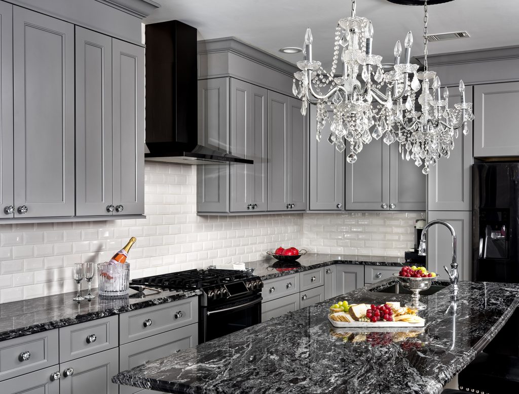 راهنمای جامع برای انتخاب رنگ کابینت + مزایا و معایب انواع رنگها 29 kitchen gray cabinets1