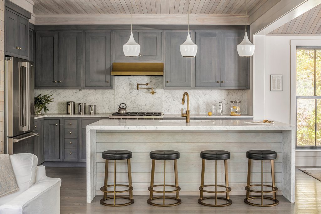 راهنمای جامع برای انتخاب رنگ کابینت + مزایا و معایب انواع رنگها 39 kitchen gray cabinets6