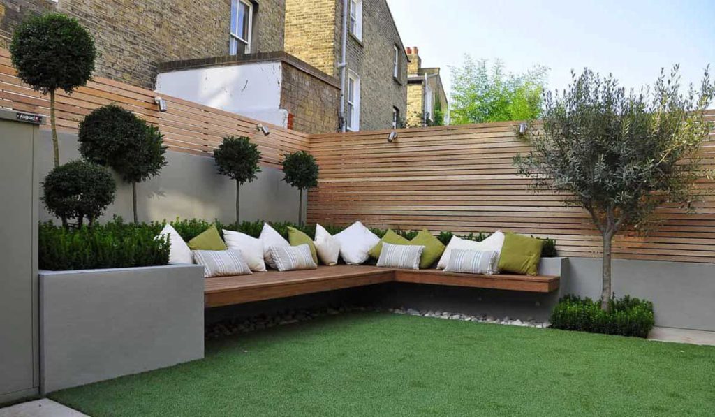 طراحی حیاط و دیوار باغ ویلا سنتی