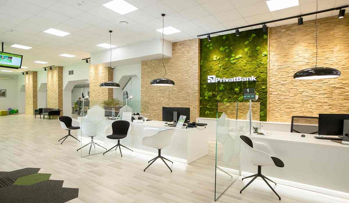 طراحی بانک؛ ایجاد فضاهای مدرن و کارآمد برای خدمات مالی 4 wwd projects bank interior with de javu panels 4 arcit18 8 11zon 10 11zon