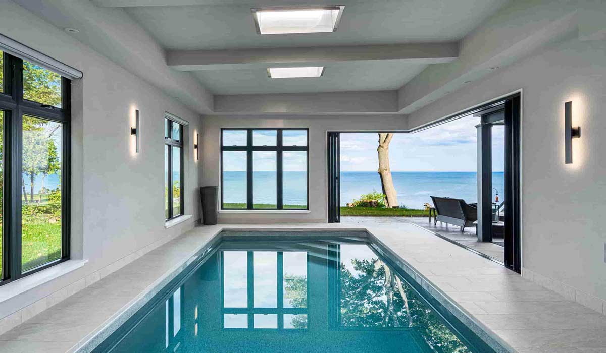 نگاهی دقیق به خدمات طراحی استخر ویلا 3 Construction indoor pool 2 11zon