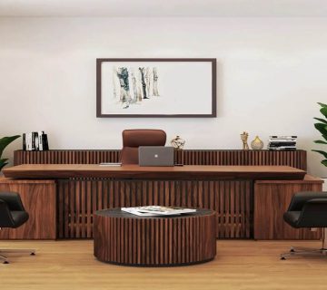 میز مدیریت کلاسیک با صندلی چرمی و دکور چوبی